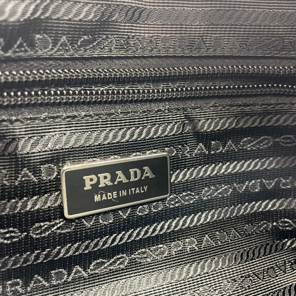 Prada crossbody camera bag - Picture 10 of 15